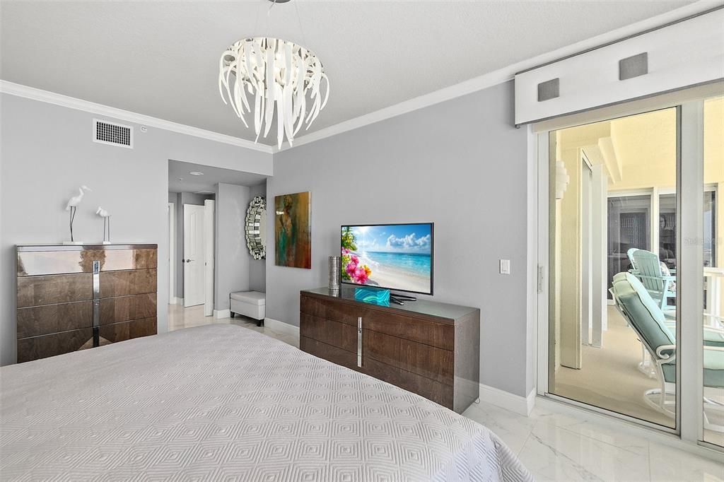 待售: $749,000 (2 贝兹, 2 浴室, 2040 平方英尺)