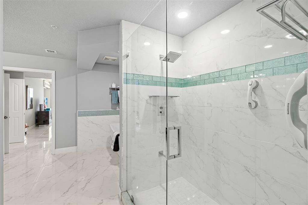 待售: $749,000 (2 贝兹, 2 浴室, 2040 平方英尺)