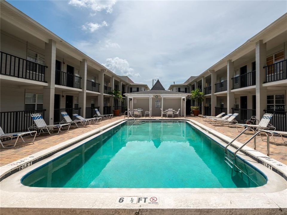 В аренду: $1,375 (2 спален, 1 ванн, 700 Квадратных фут)