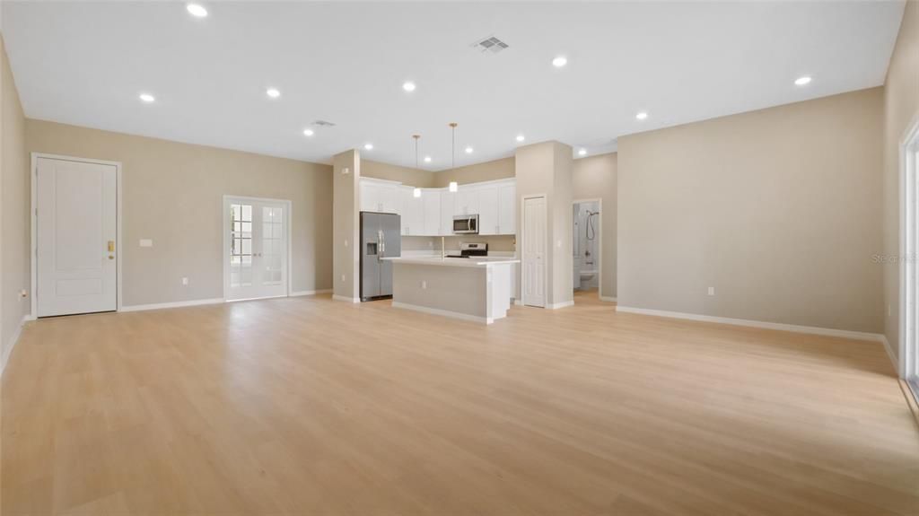 En Venta: $360,000 (3 camas, 2 baños, 1813 Pies cuadrados)