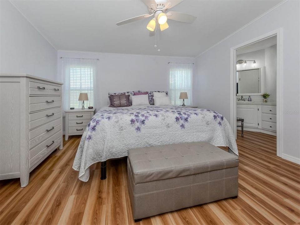 En Venta: $198,900 (3 camas, 2 baños, 1296 Pies cuadrados)