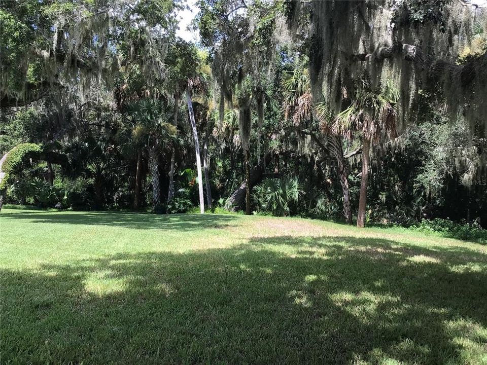 Activo con contrato: $114,800 (0.24 acres)