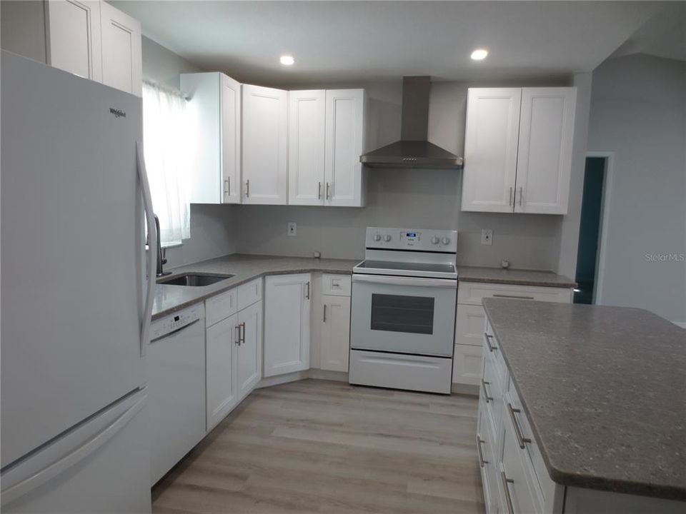 Activo con contrato: $2,575 (2 camas, 2 baños, 1263 Pies cuadrados)