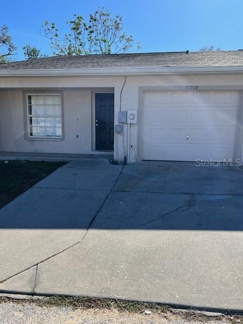 合同活跃: $1,599 (3 贝兹, 2 浴室, 1212 平方英尺)