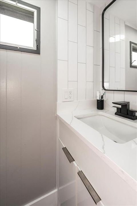 For Sale: $199,000 (3 beds, 1 baths, 1028 Square Feet)