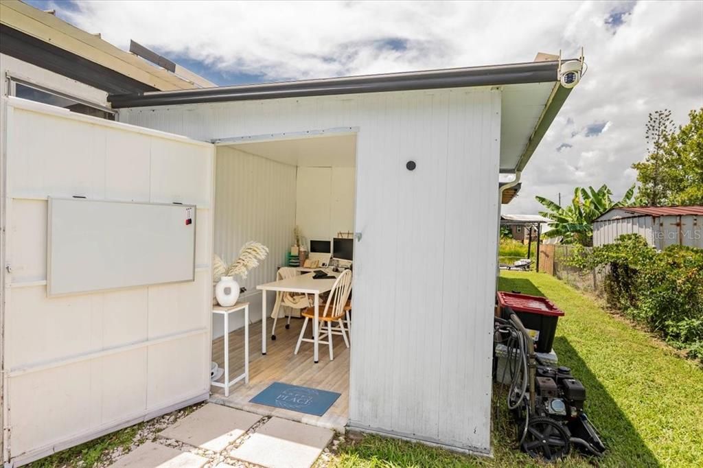 For Sale: $199,000 (3 beds, 1 baths, 1028 Square Feet)