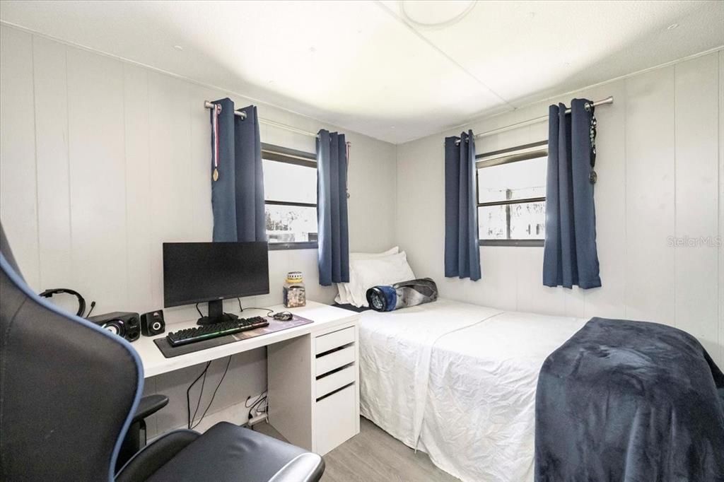 For Sale: $199,000 (3 beds, 1 baths, 1028 Square Feet)