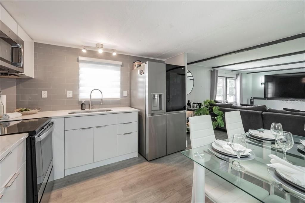 For Sale: $199,000 (3 beds, 1 baths, 1028 Square Feet)