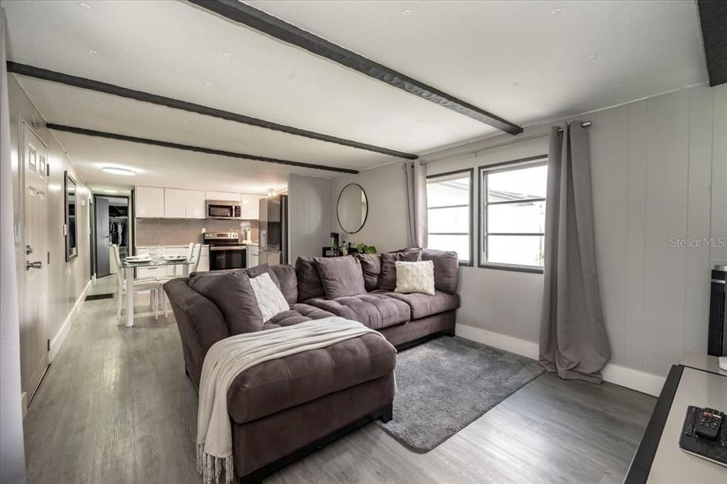 For Sale: $199,000 (3 beds, 1 baths, 1028 Square Feet)