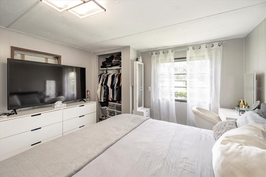 For Sale: $199,000 (3 beds, 1 baths, 1028 Square Feet)