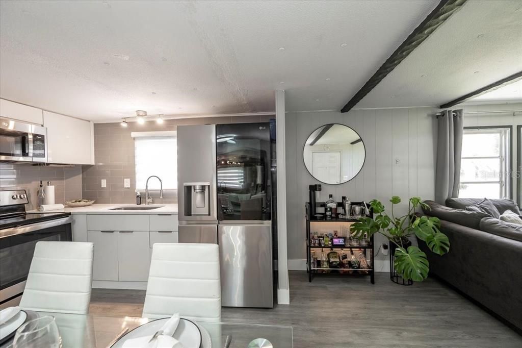 For Sale: $199,000 (3 beds, 1 baths, 1028 Square Feet)