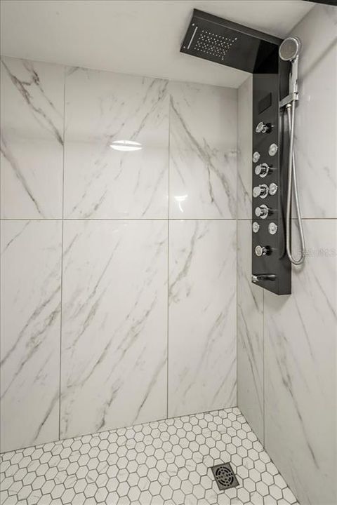 For Sale: $199,000 (3 beds, 1 baths, 1028 Square Feet)