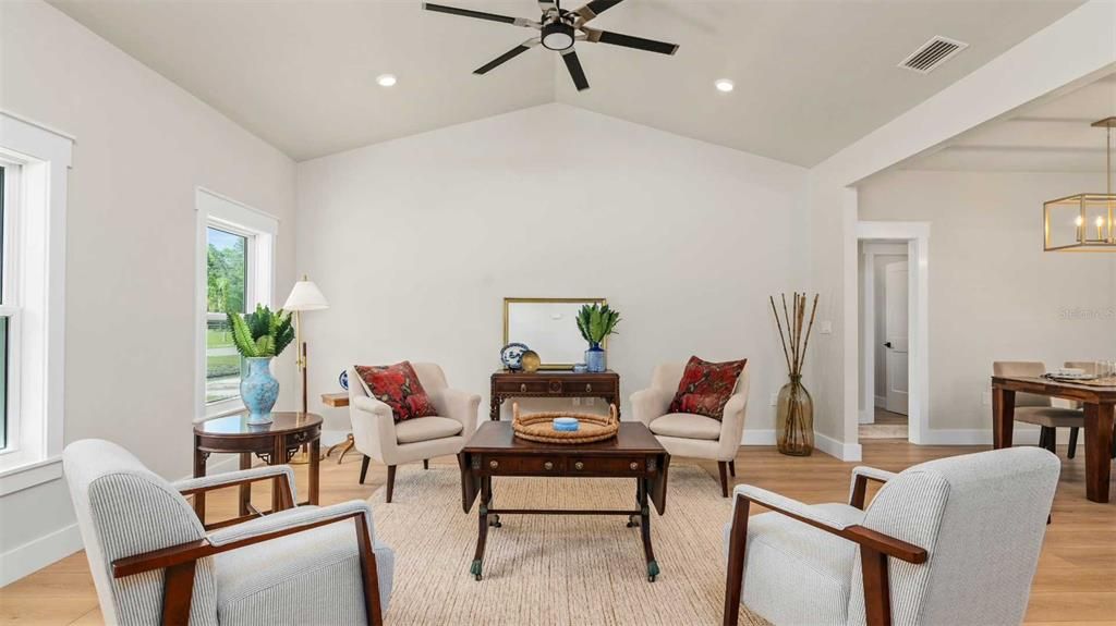 Activo con contrato: $339,707 (3 camas, 2 baños, 1810 Pies cuadrados)