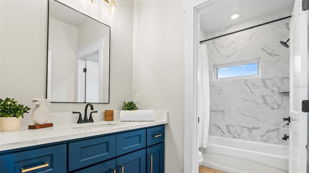 Activo con contrato: $339,707 (3 camas, 2 baños, 1810 Pies cuadrados)