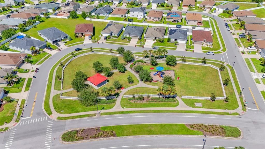 合同活跃: $335,000 (3 贝兹, 2 浴室, 1348 平方英尺)