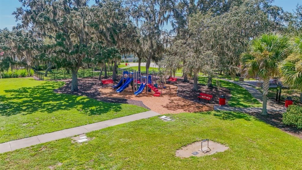 合同活跃: $335,000 (3 贝兹, 2 浴室, 1348 平方英尺)