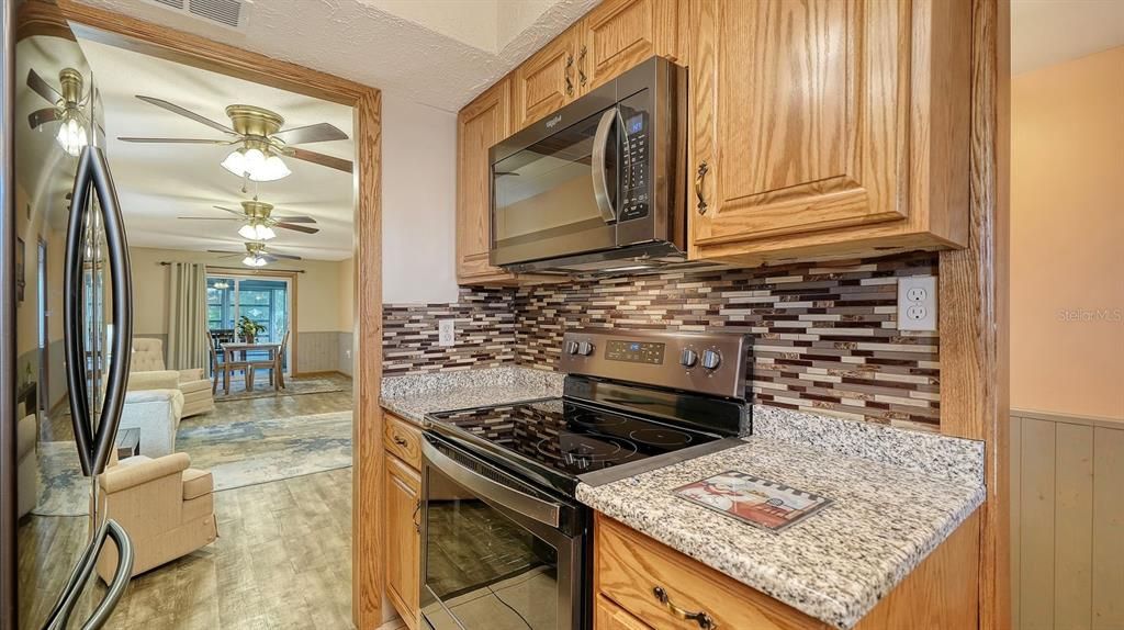 Под контрактом: $115,400 (2 спален, 2 ванн, 960 Квадратных фут)