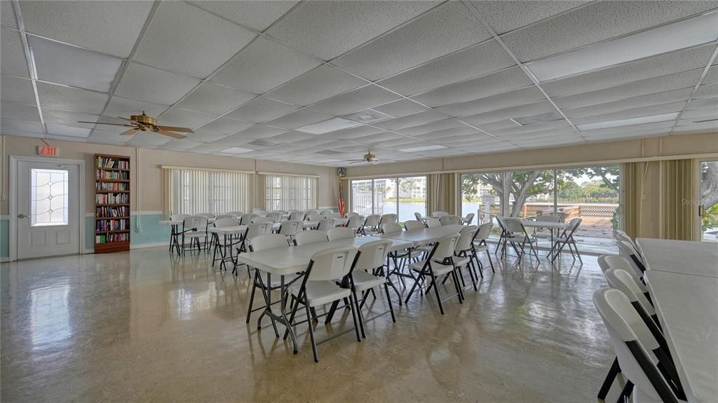 Под контрактом: $115,400 (2 спален, 2 ванн, 960 Квадратных фут)