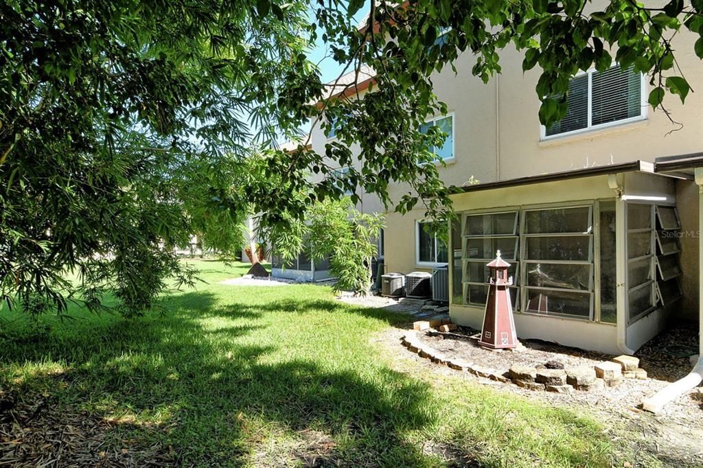 Под контрактом: $115,400 (2 спален, 2 ванн, 960 Квадратных фут)