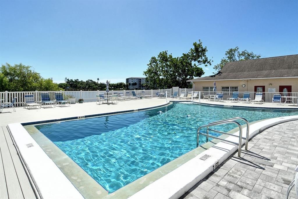 Под контрактом: $115,400 (2 спален, 2 ванн, 960 Квадратных фут)