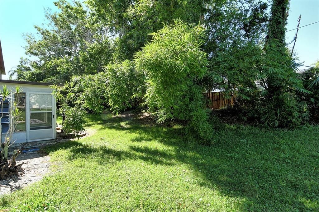 Под контрактом: $115,400 (2 спален, 2 ванн, 960 Квадратных фут)