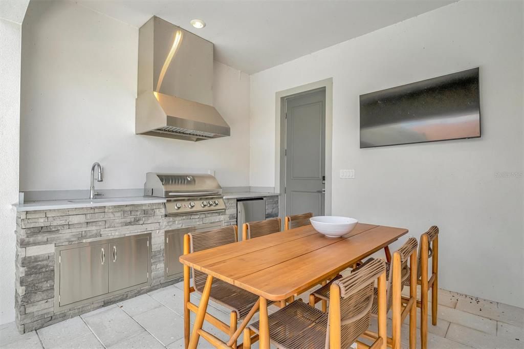 На продажу: $959,066 (4 спален, 3 ванн, 2457 Квадратных фут)