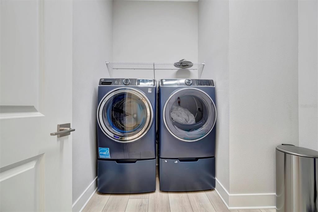 На продажу: $959,066 (4 спален, 3 ванн, 2457 Квадратных фут)