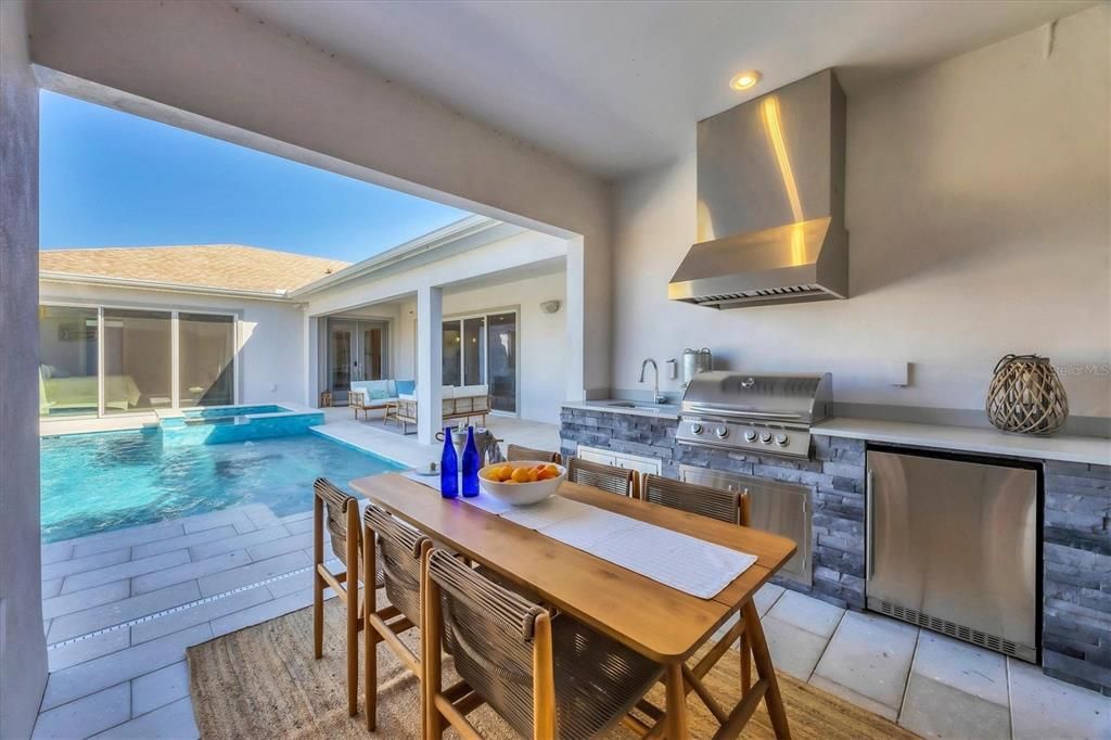 На продажу: $959,066 (4 спален, 3 ванн, 2457 Квадратных фут)