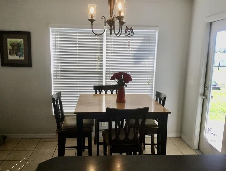 En Venta: $825,000 (3 camas, 2 baños, 2091 Pies cuadrados)