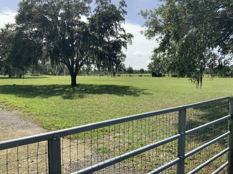 En Venta: $825,000 (3 camas, 2 baños, 2091 Pies cuadrados)