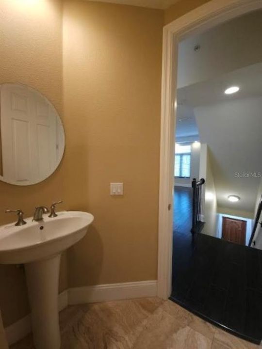 Active With Contract: $3,100 (2 beds, 2 baths, 1605 Square Feet)