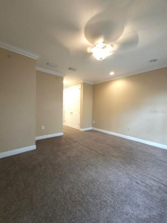 Active With Contract: $3,100 (2 beds, 2 baths, 1605 Square Feet)