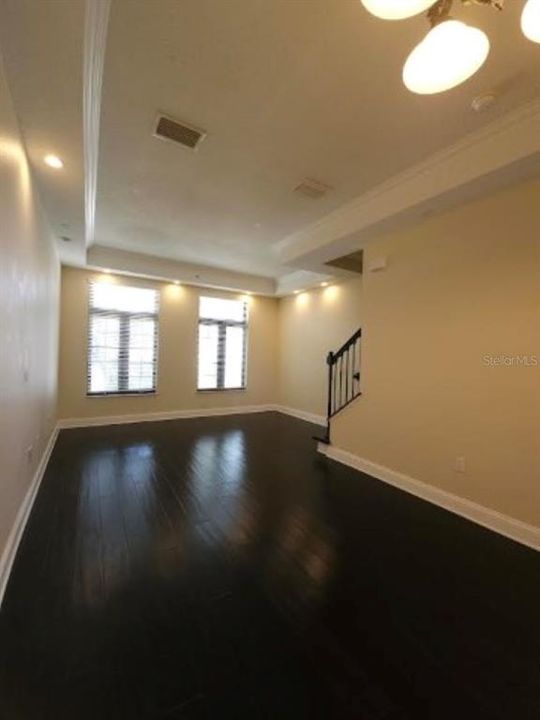Active With Contract: $3,100 (2 beds, 2 baths, 1605 Square Feet)