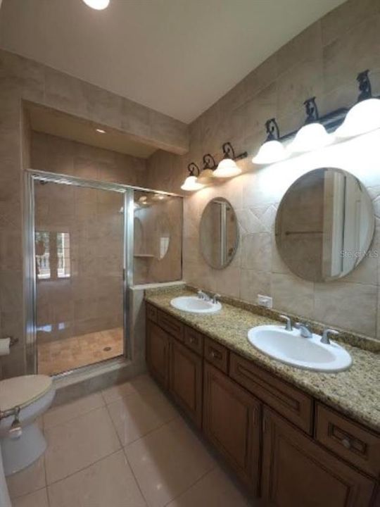 Active With Contract: $3,100 (2 beds, 2 baths, 1605 Square Feet)