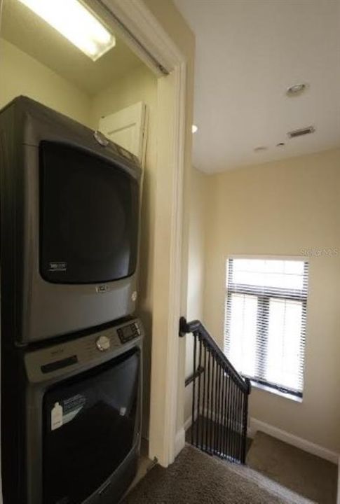 Active With Contract: $3,100 (2 beds, 2 baths, 1605 Square Feet)