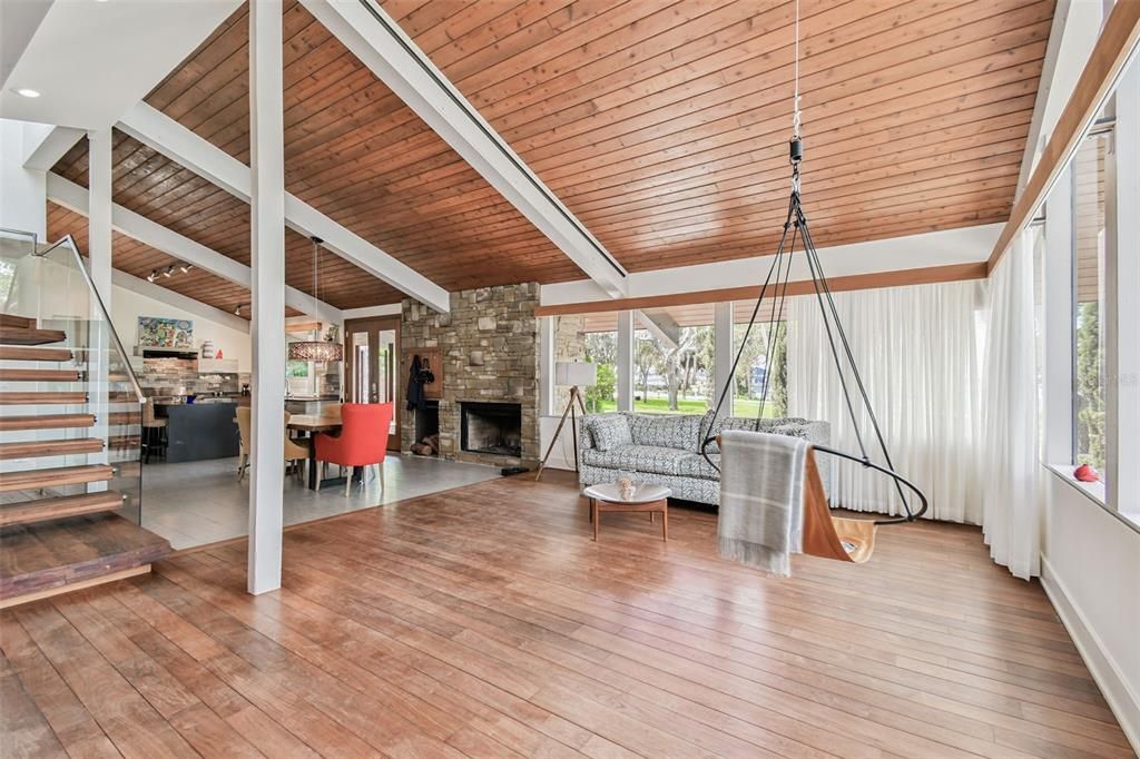 На продажу: $3,750,000 (2 спален, 3 ванн, 2365 Квадратных фут)