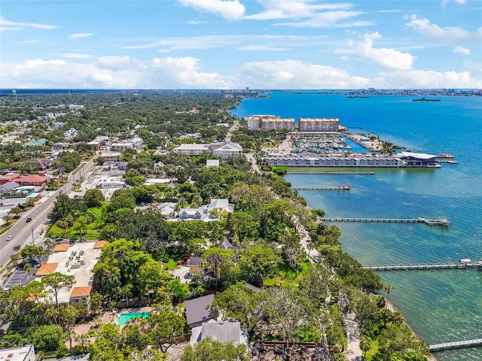 На продажу: $3,750,000 (2 спален, 3 ванн, 2365 Квадратных фут)