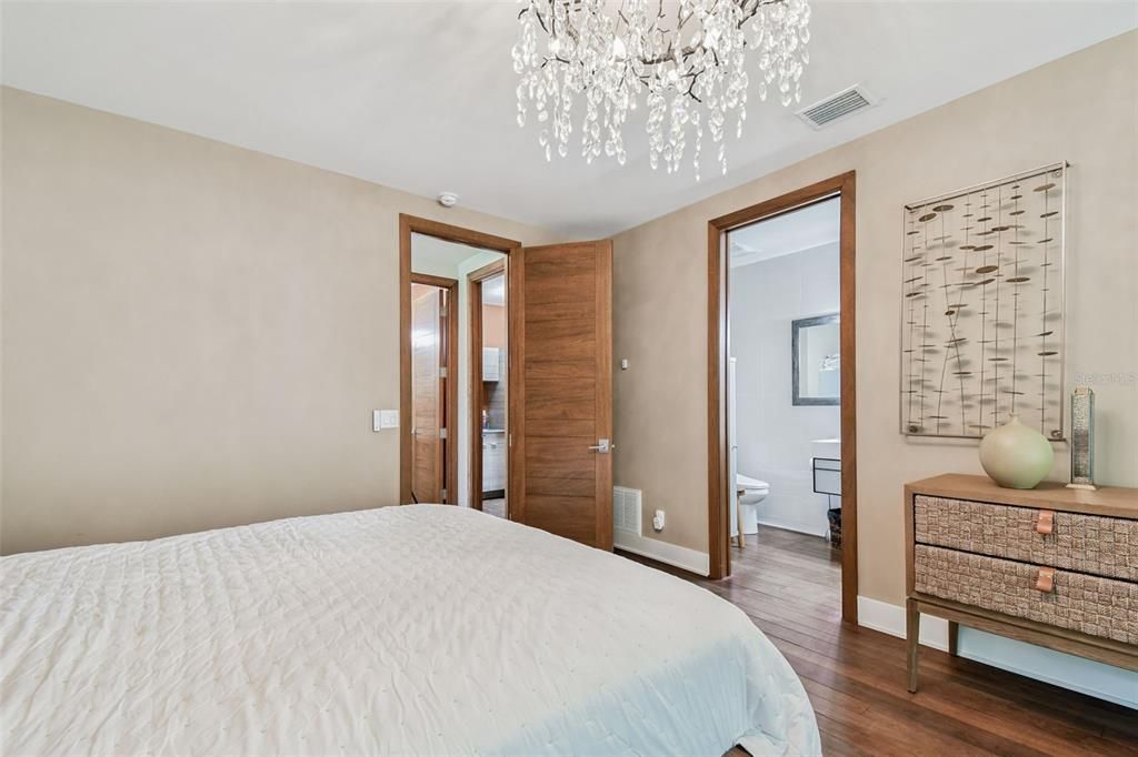 На продажу: $3,750,000 (2 спален, 3 ванн, 2365 Квадратных фут)