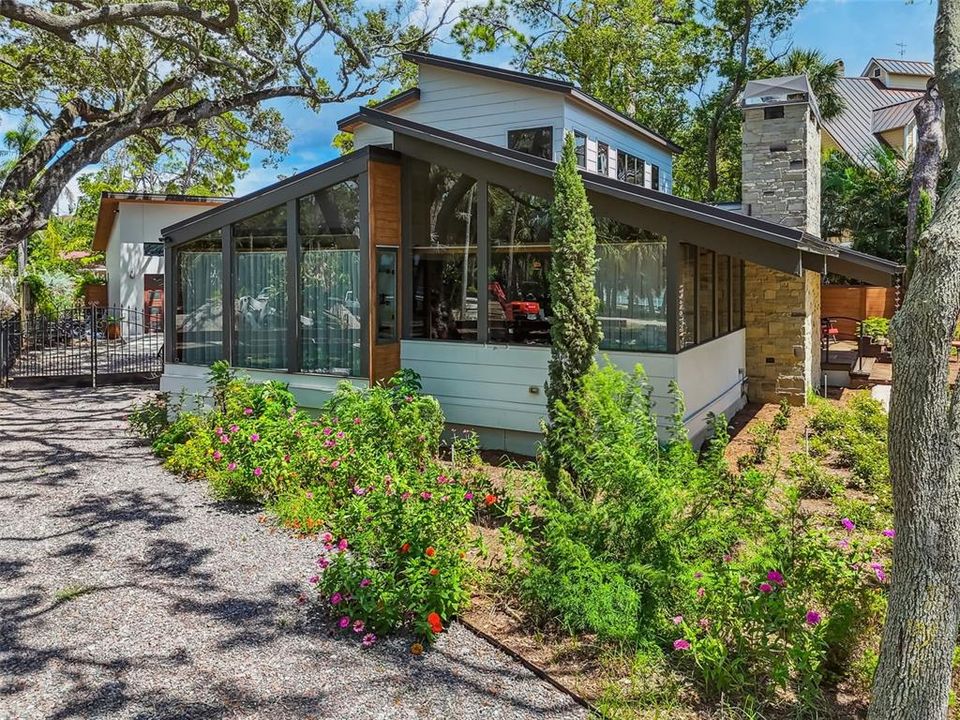 На продажу: $3,750,000 (2 спален, 3 ванн, 2365 Квадратных фут)