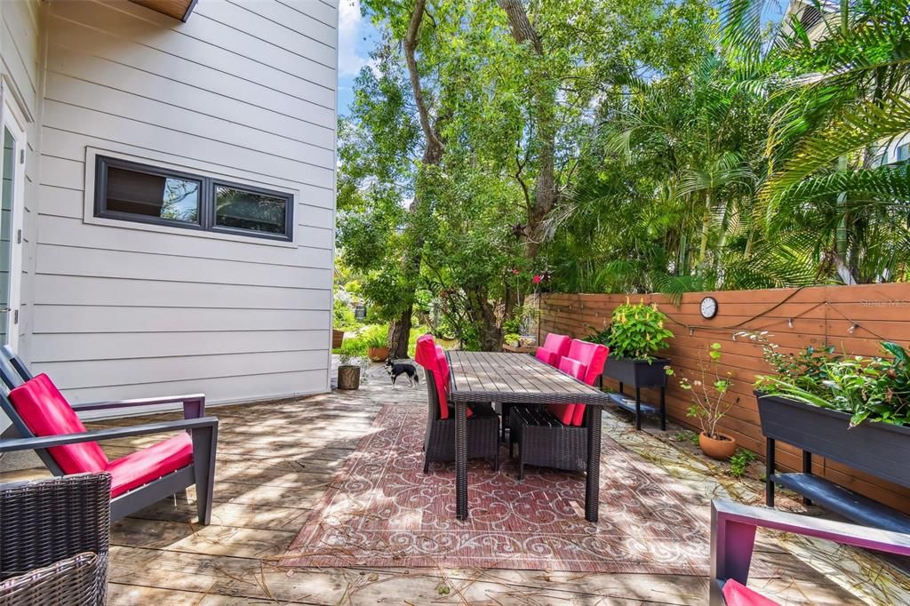 На продажу: $3,750,000 (2 спален, 3 ванн, 2365 Квадратных фут)