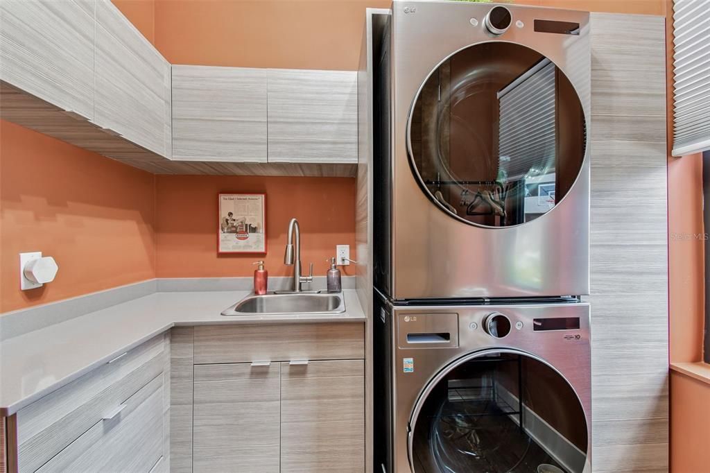 На продажу: $3,750,000 (2 спален, 3 ванн, 2365 Квадратных фут)