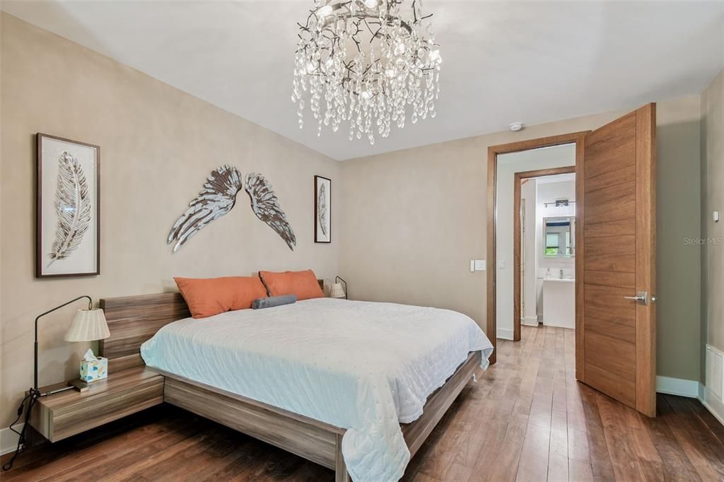 На продажу: $3,750,000 (2 спален, 3 ванн, 2365 Квадратных фут)