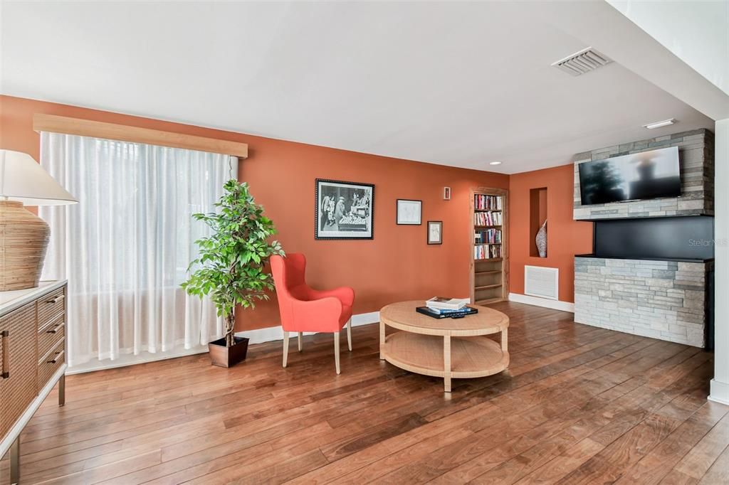 На продажу: $3,750,000 (2 спален, 3 ванн, 2365 Квадратных фут)