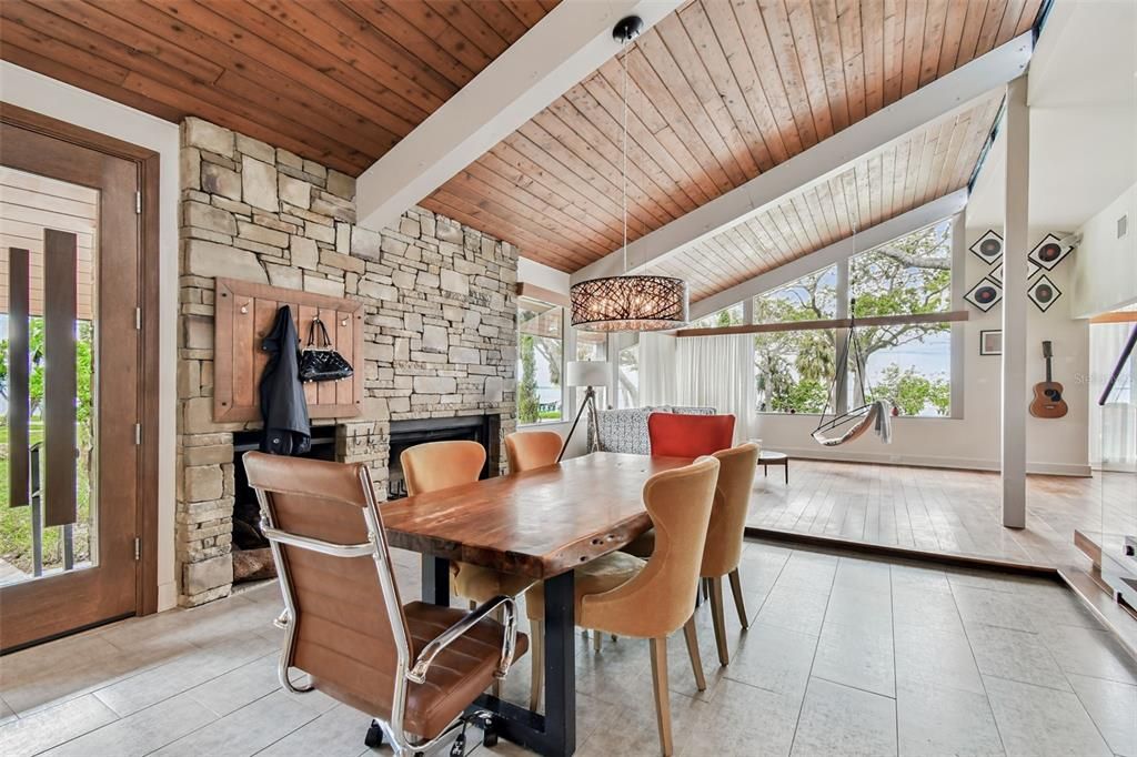 На продажу: $3,750,000 (2 спален, 3 ванн, 2365 Квадратных фут)