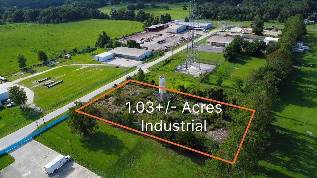 На продажу: $515,000 (1.03 acres)