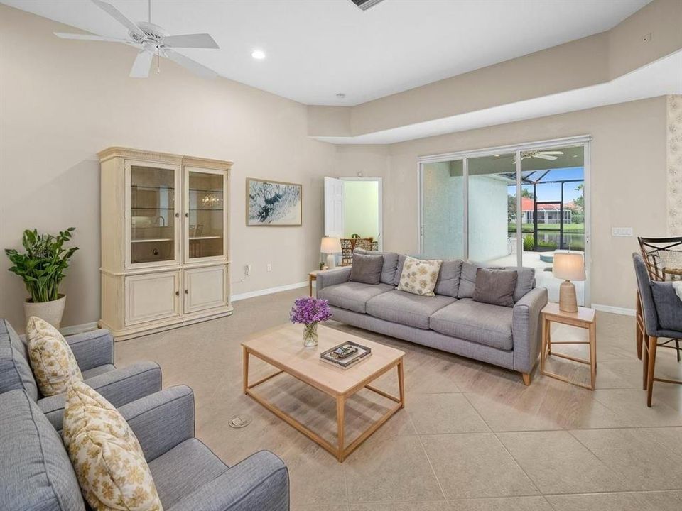 Active With Contract: $460,000 (3 beds, 2 baths, 2088 Square Feet)
