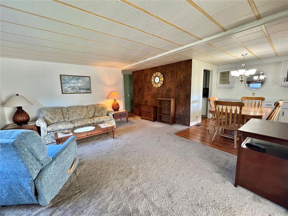 На продажу: $99,900 (2 спален, 2 ванн, 960 Квадратных фут)