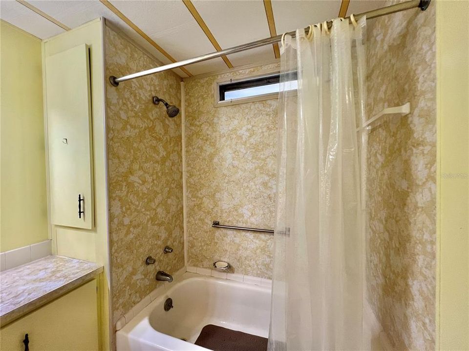 На продажу: $99,900 (2 спален, 2 ванн, 960 Квадратных фут)