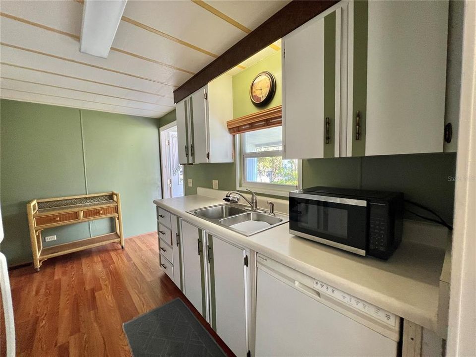 На продажу: $99,900 (2 спален, 2 ванн, 960 Квадратных фут)