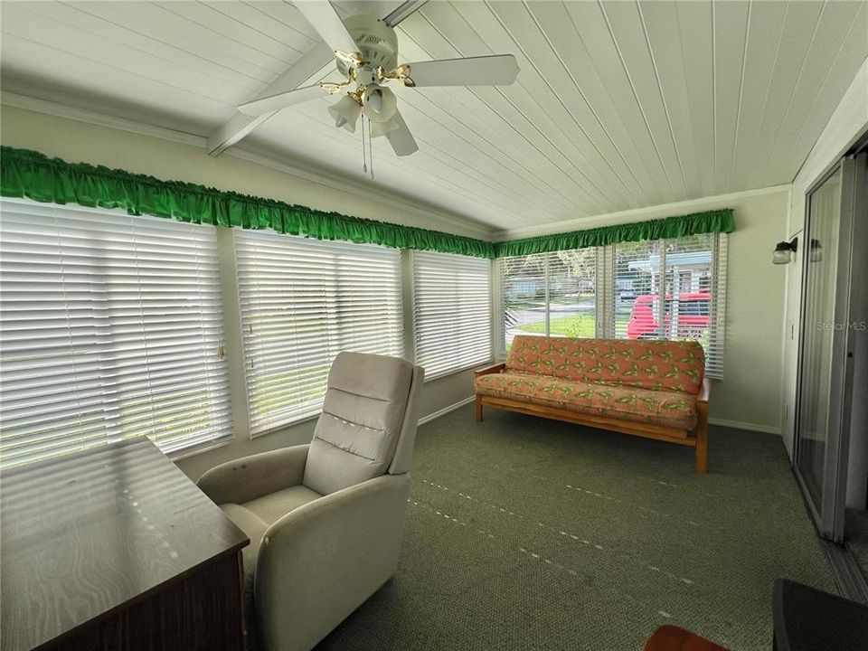 На продажу: $99,900 (2 спален, 2 ванн, 960 Квадратных фут)